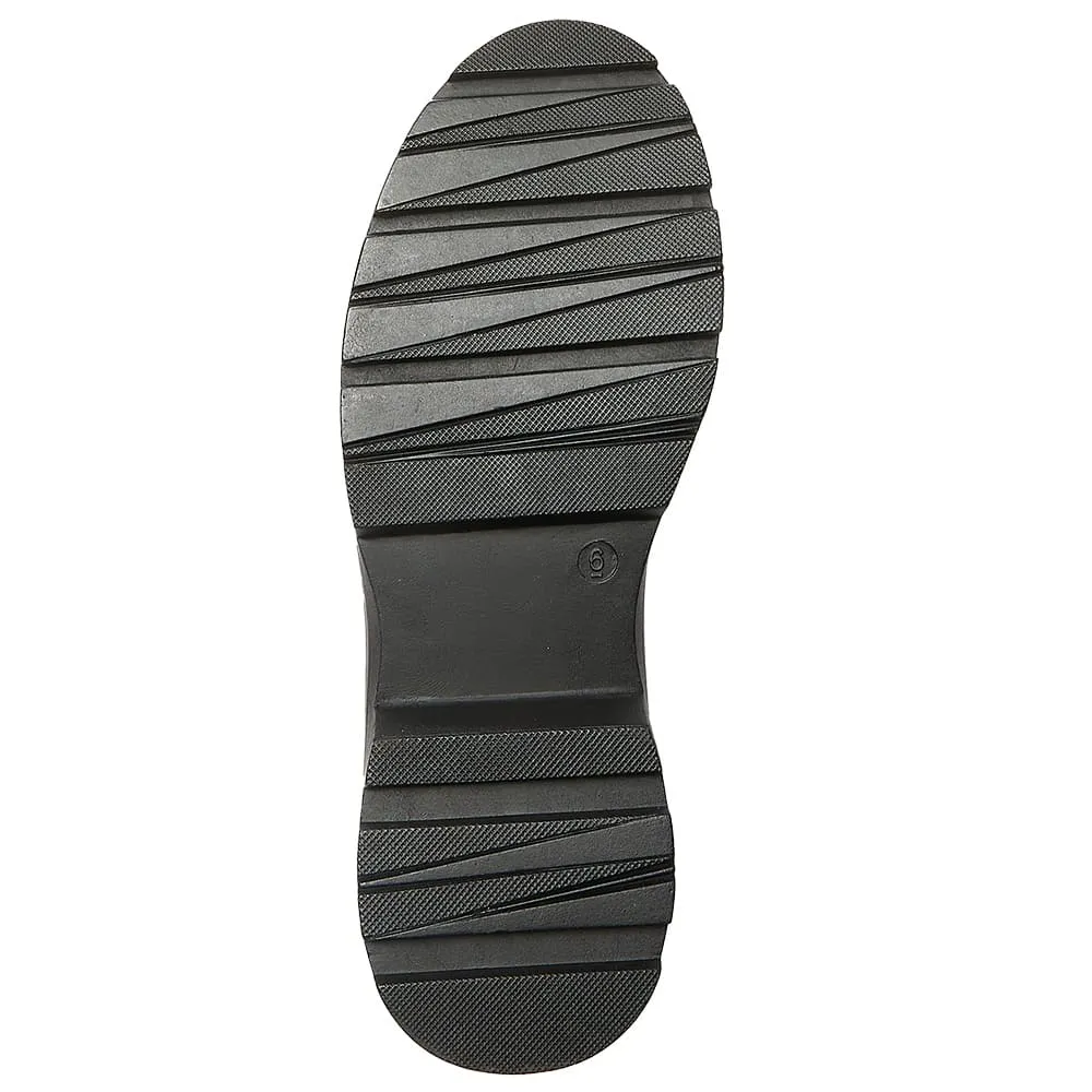 Hale Boot in Bone/black Smooth
