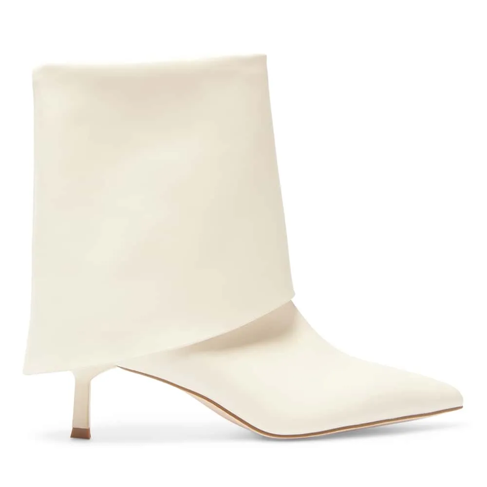Julian Boot in Bone Smooth