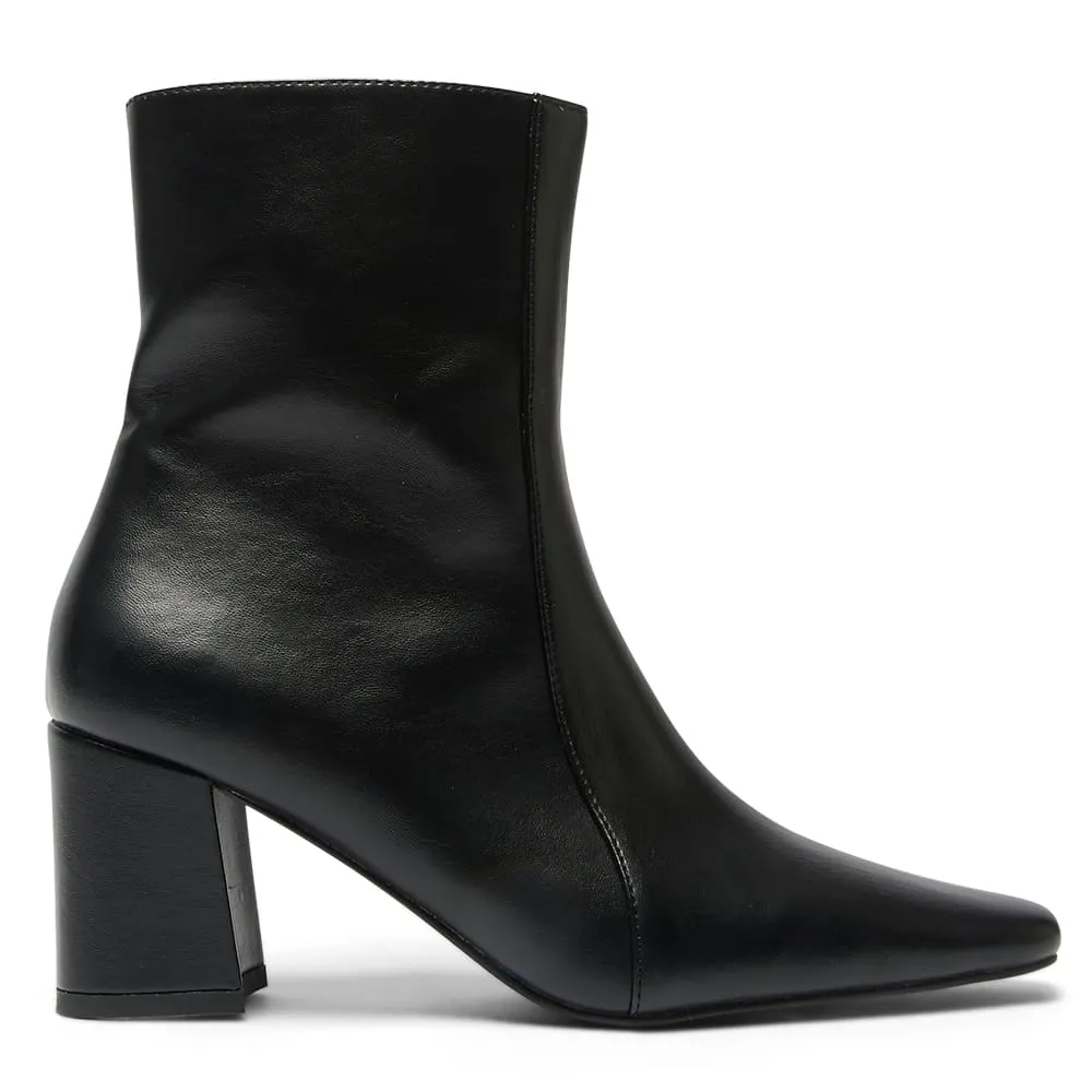 Nitro Boot in Black Smooth