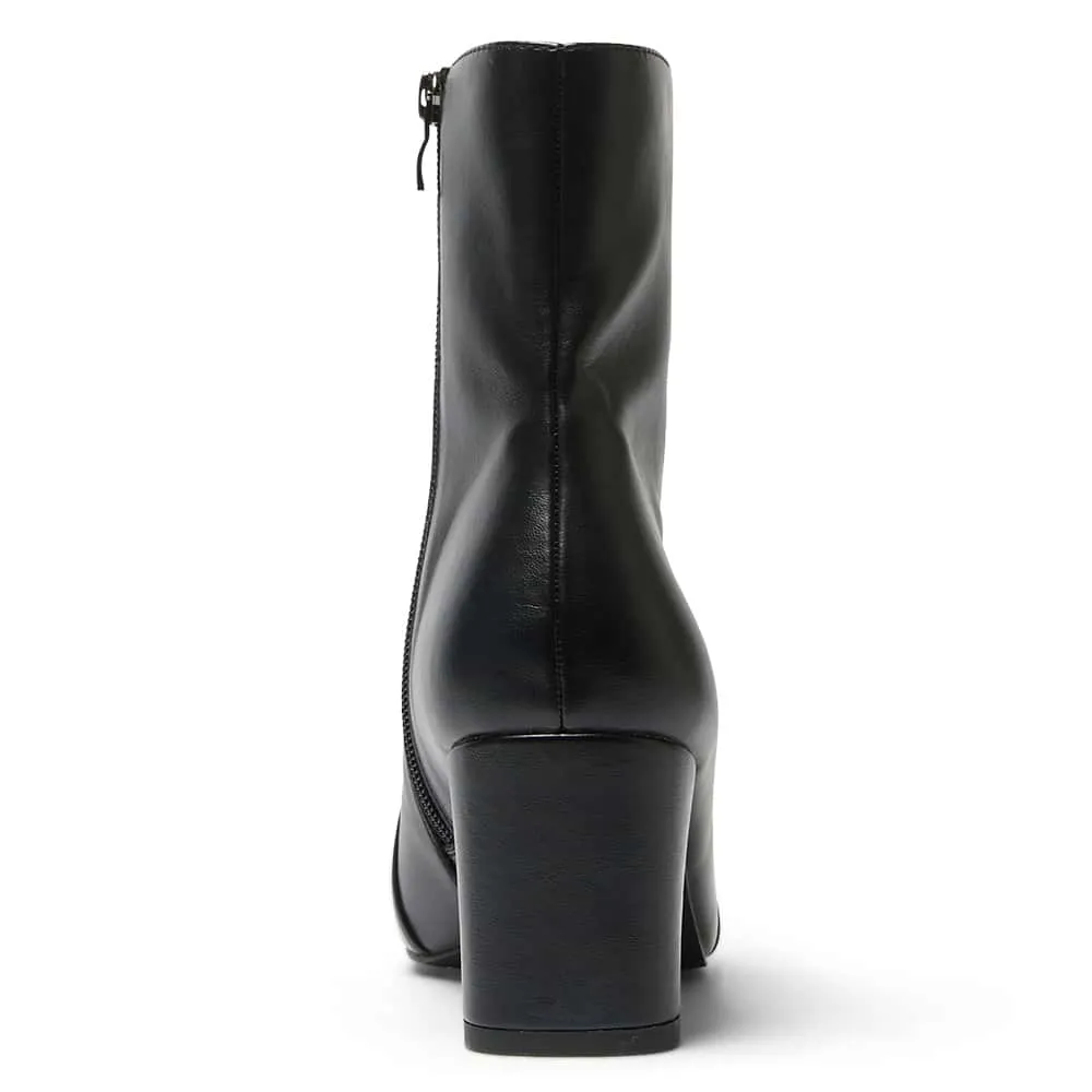 Nitro Boot in Black Smooth