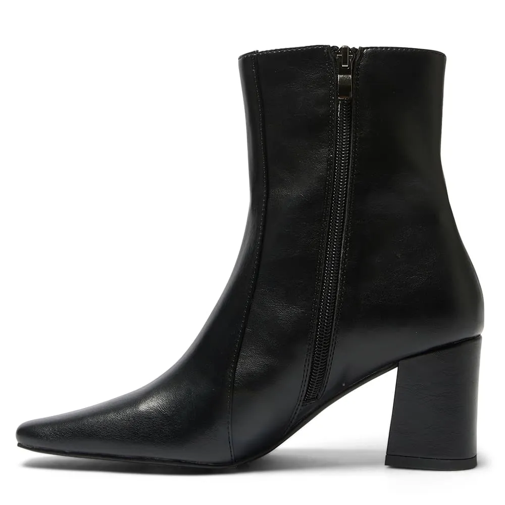 Nitro Boot in Black Smooth