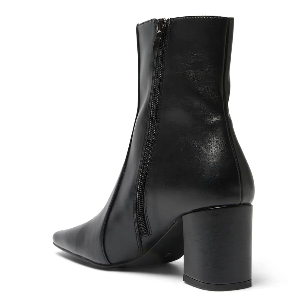 Nitro Boot in Black Smooth