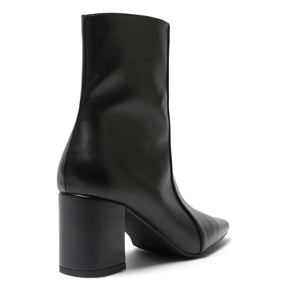 Nitro Boot in Black Smooth